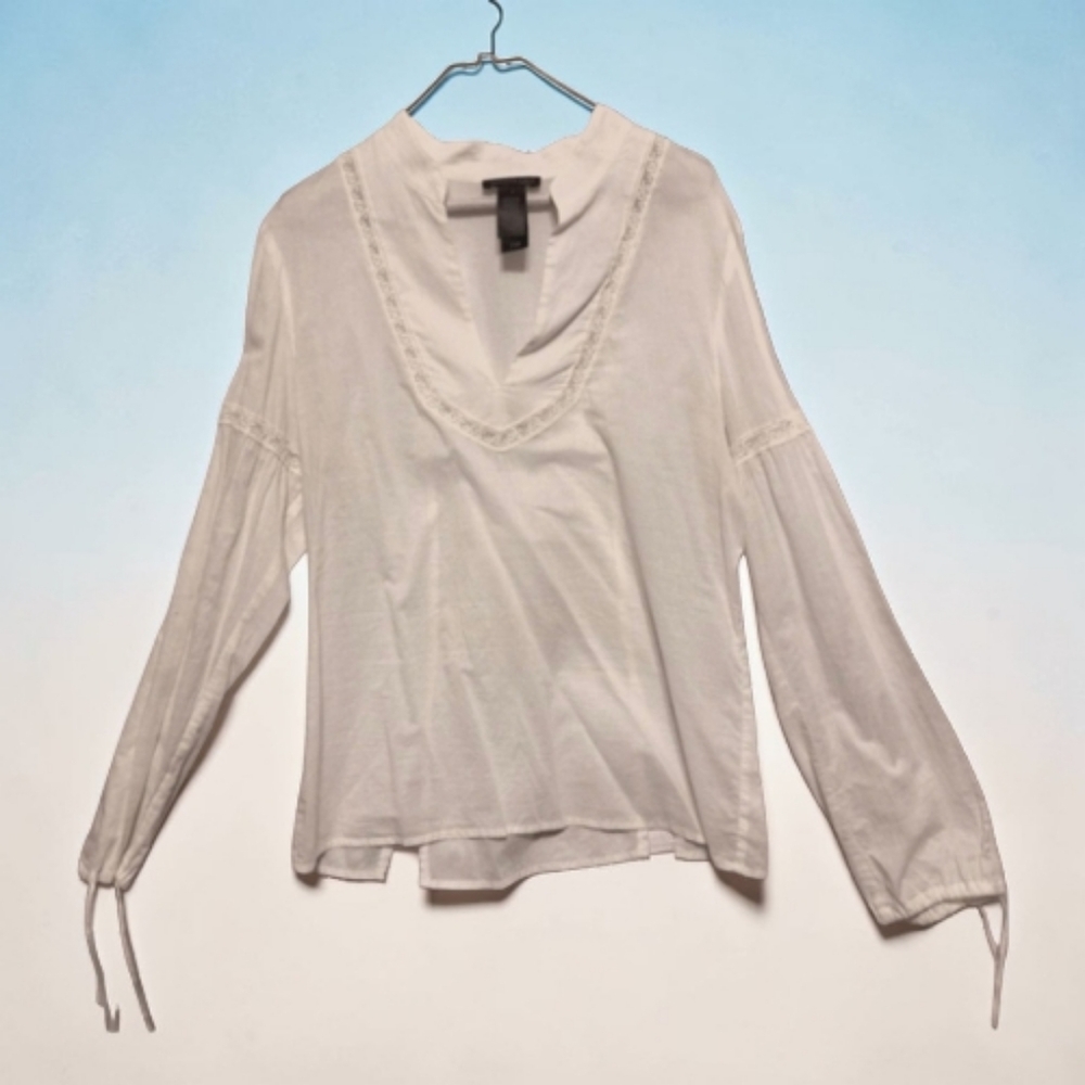 Kenneth Cole White longsleeve boho lace accent top Sz 12